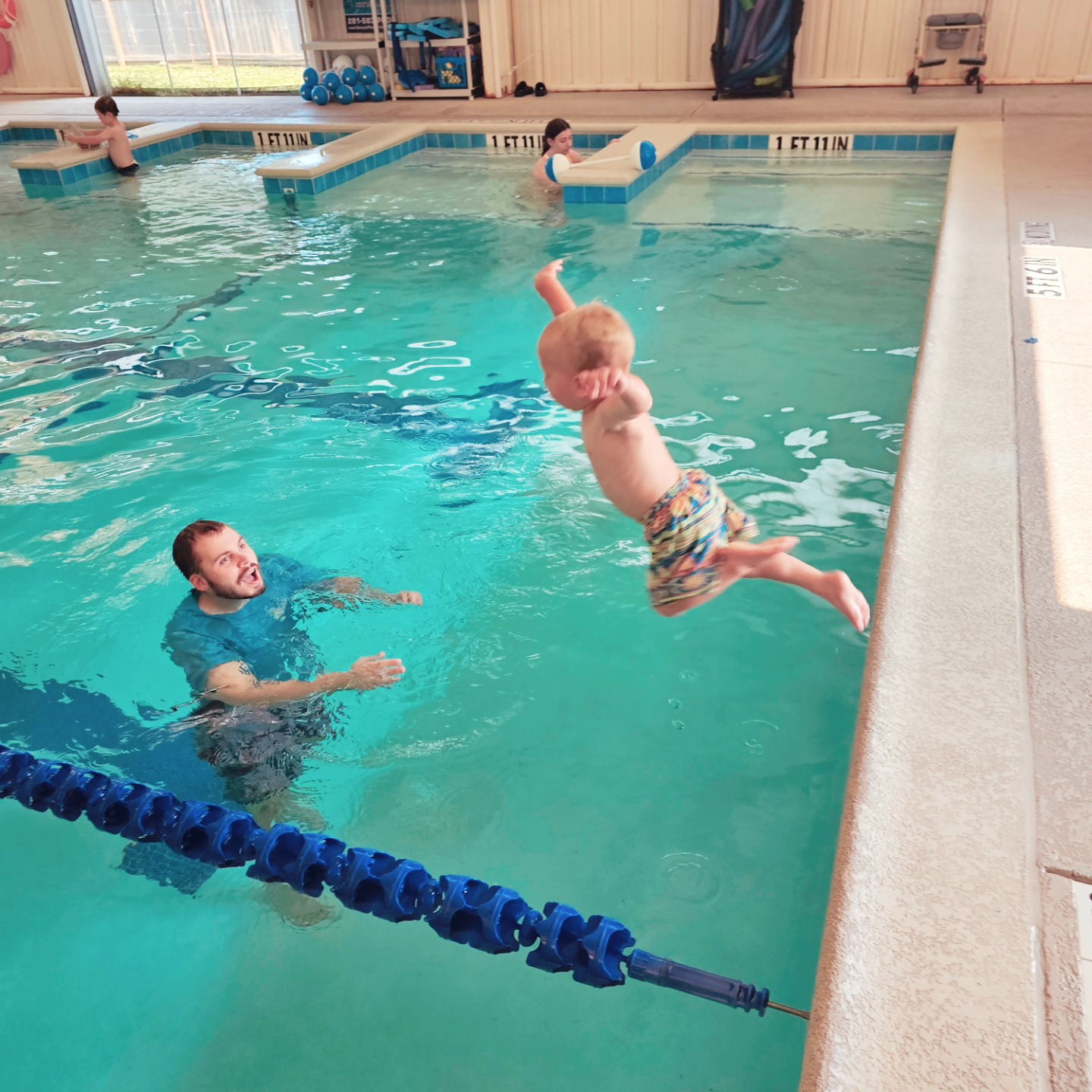 Start swimming toddler swim classes